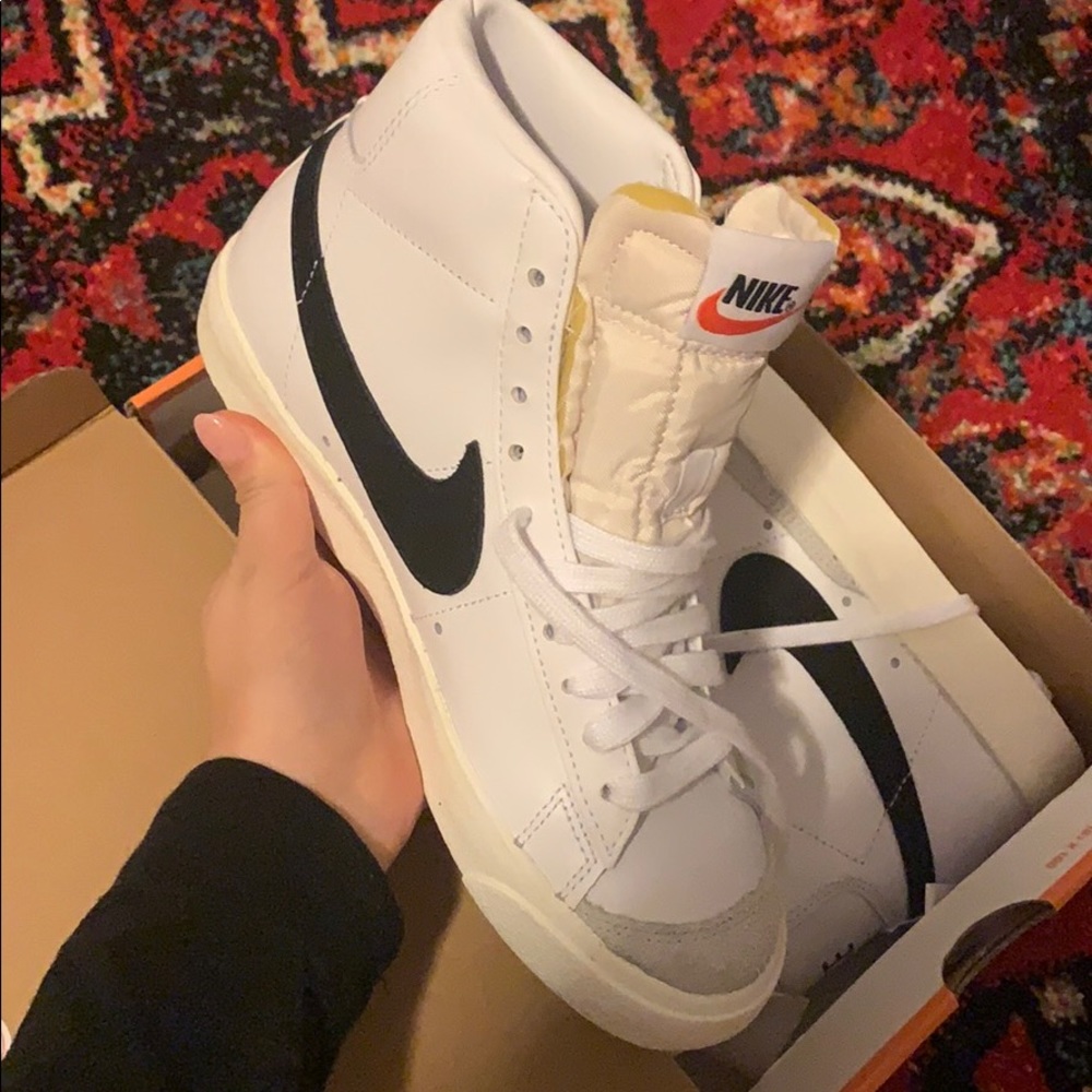 Nike blazers black and white